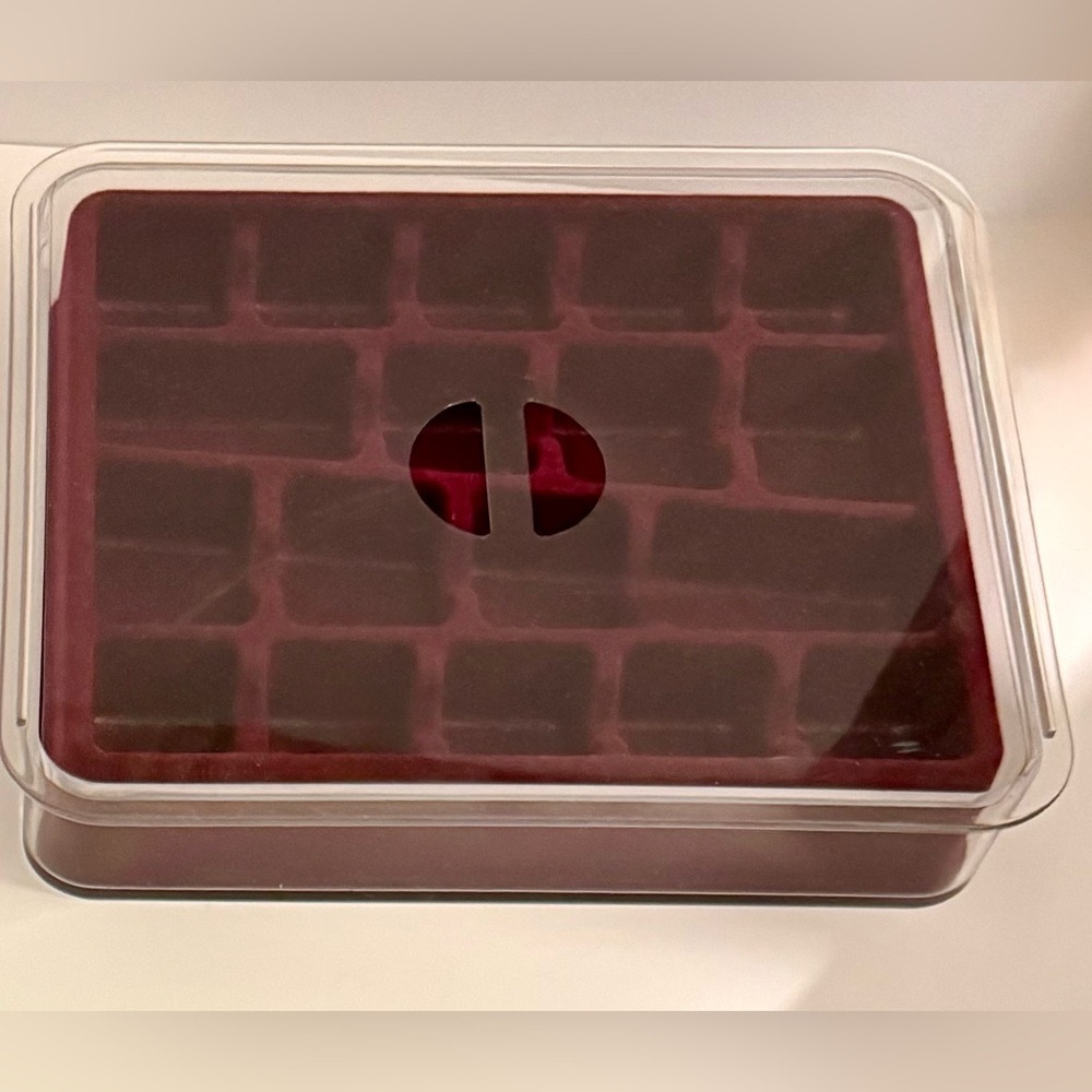 Jewelry Storage Box With Removable Felt Liner 18 Compartments With Plastic Cover
